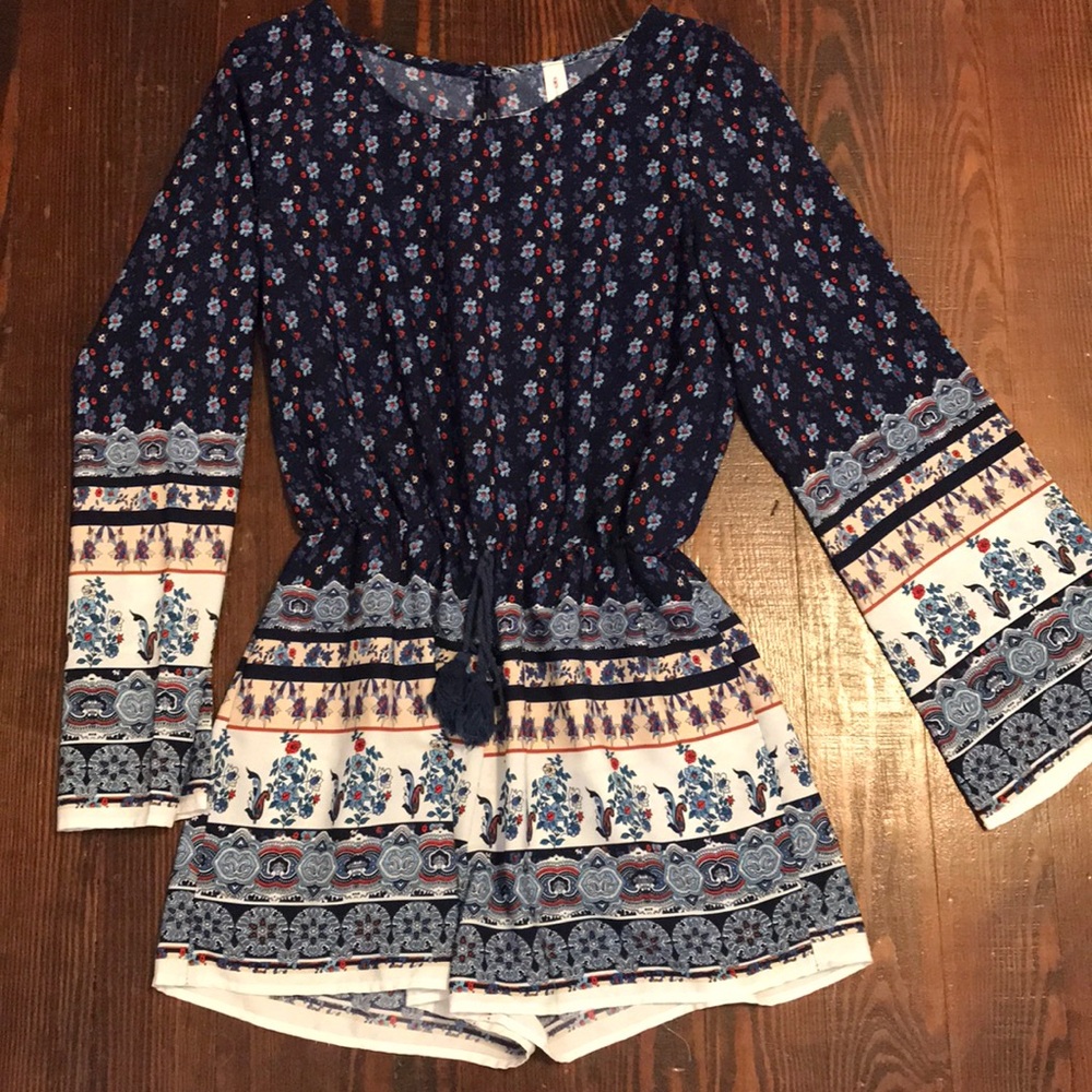 Cute long sleeve romper!
